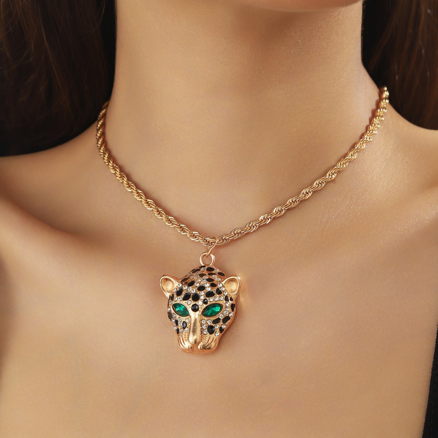 Water Diamond Inlaid Necklace