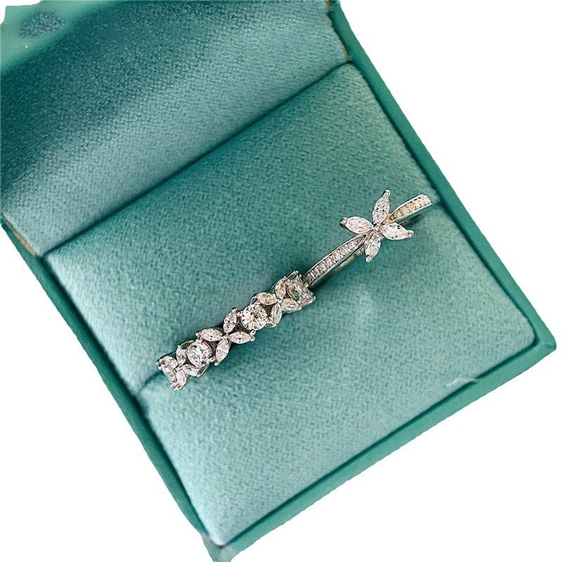 Leaf And Horse-eye Ring