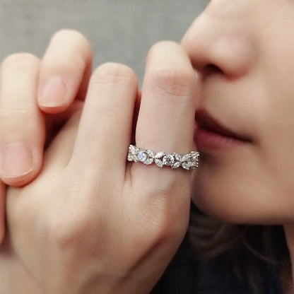 Leaf And Horse-eye Ring